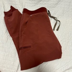 Figs women's Dark Cherry Zamora™ - Jogger Scrub Pants - M / Dark Cherry